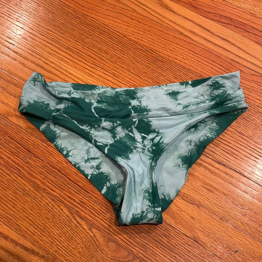 Brand new Frankie’s Bikini’s tie dye bikini bottoms